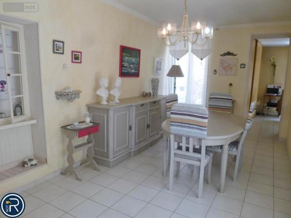 Maison à vendre à Montsûrs en Mayenne (53150), ref : 53004-1114