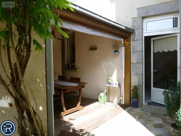Maison à vendre à Montsûrs en Mayenne (53150), ref : 53004-1114
