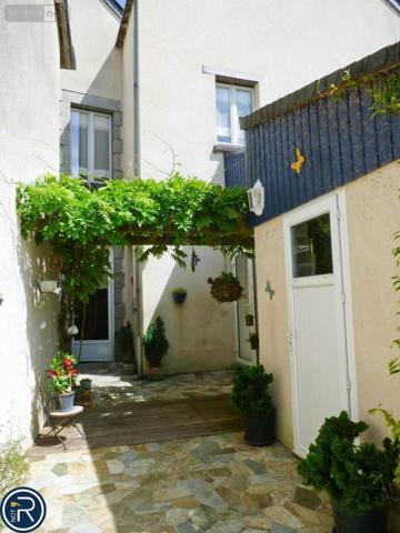 Maison à vendre à Montsûrs en Mayenne (53150), ref : 53004-1114