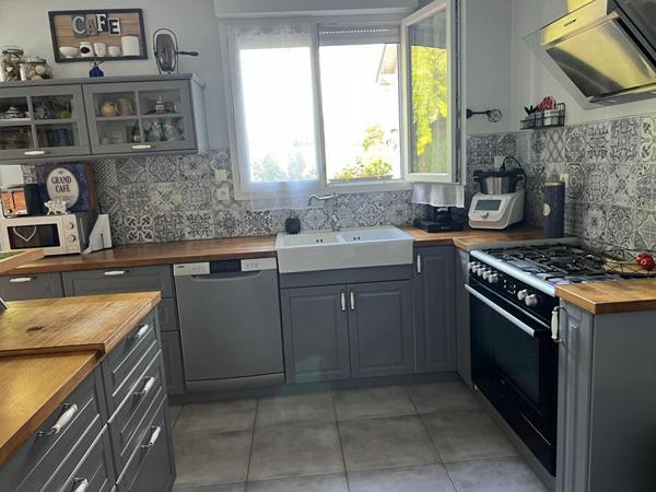 Maison Saint Maixent L Ecole 7 pièce(s) 167 m2