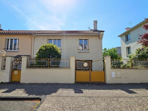 Maison 4 pièces avec jardin et garage à 5 min du tram - CLERMONT-FERRAND