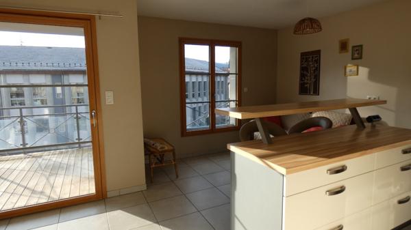LOUE TRES BEAU MEUBLE 4 PIECES PONTARLIER CENTRE AVEC BALCON SUD,
