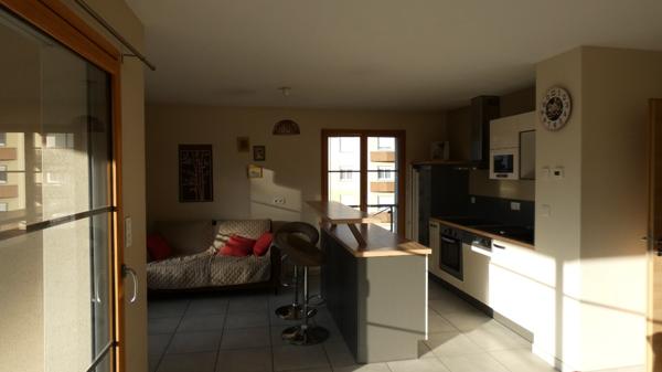 LOUE TRES BEAU MEUBLE 4 PIECES PONTARLIER CENTRE AVEC BALCON SUD,