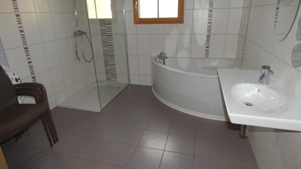 LOUE TRES BEAU MEUBLE 4 PIECES PONTARLIER CENTRE AVEC BALCON SUD,