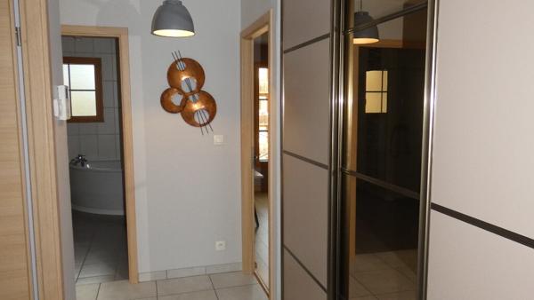 LOUE TRES BEAU MEUBLE 4 PIECES PONTARLIER CENTRE AVEC BALCON SUD,