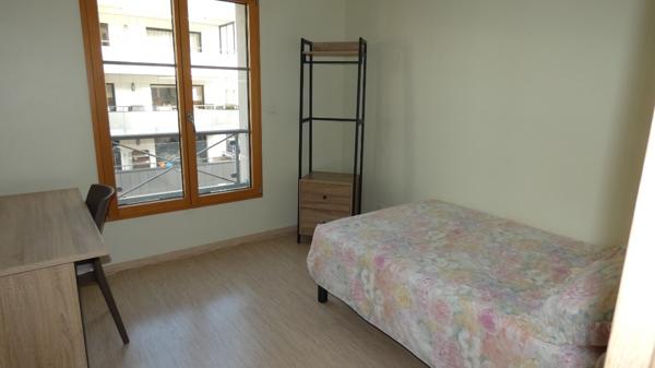 LOUE TRES BEAU MEUBLE 4 PIECES PONTARLIER CENTRE AVEC BALCON SUD,