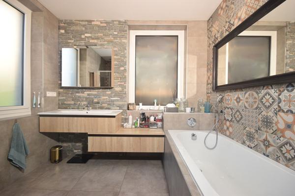 Maison Ville La Grand 7 pièce(s) 160 m2 - Emplacement n°1