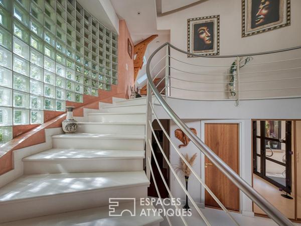 Maison d’architecte avec une piscine intérieure au centre de Verrières le buisson