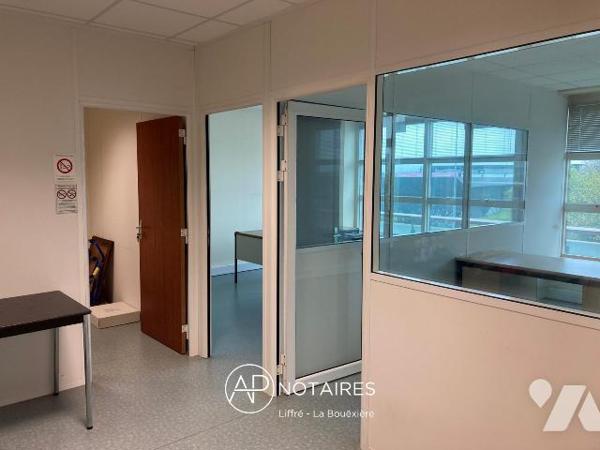 BUREAU 48 m² CESSON-SÉVIGNÉ  ESPACE MONNIAIS  PARKING
À vendre, au sein de l?Espace Monniais à ...