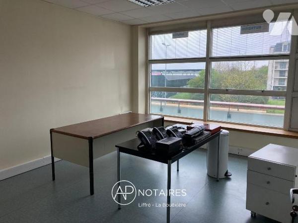 BUREAU 48 m² CESSON-SÉVIGNÉ  ESPACE MONNIAIS  PARKING
À vendre, au sein de l?Espace Monniais à ...