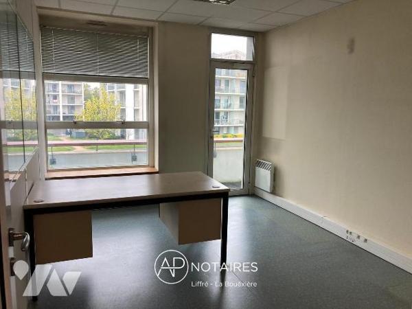 BUREAU 48 m² CESSON-SÉVIGNÉ  ESPACE MONNIAIS  PARKING
À vendre, au sein de l?Espace Monniais à ...