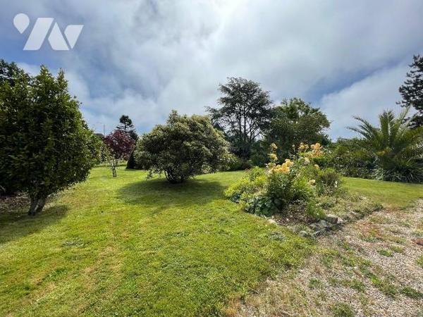VENTE EN NUE PROPRIETE, sur deux têtes.
Maison de plain pied de 3 Pieces principal, garage et ...