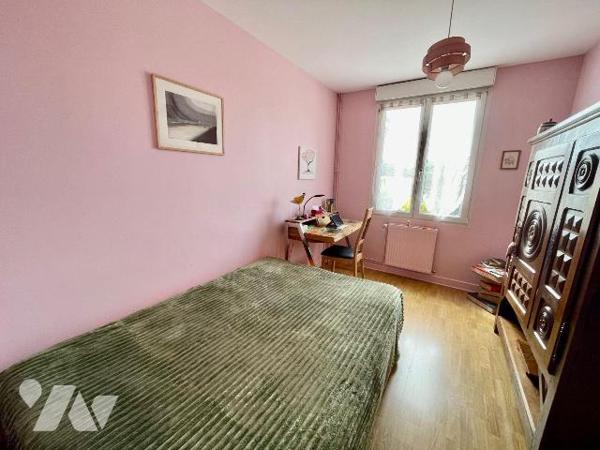 VENTE EN NUE PROPRIETE, sur deux têtes.
Maison de plain pied de 3 Pieces principal, garage et ...