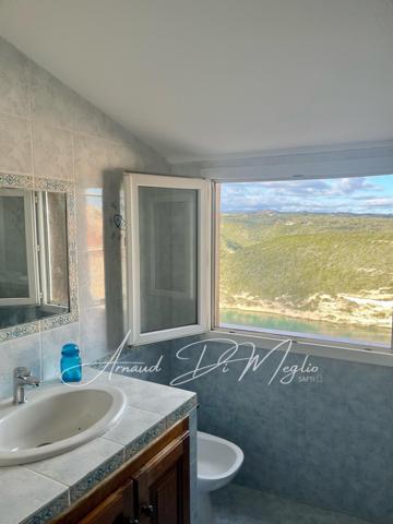 Duplex T4 en haute ville de Bonifacio avec vue mer