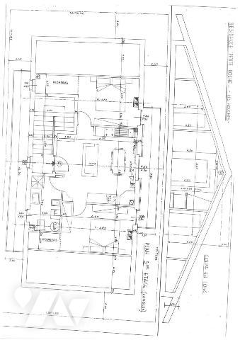 IMMEUBLE DE RAPPORT COMPRENANT CINQ (5) LOGEMENTS