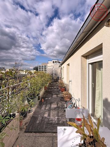 Saint Ouen Sur Seine Quartier Victor Hugo/limite Clichy:5 pièces 91 m2 avec terrasse de 68m² cave et parking !!Au pied du RER C et de la ligne 14