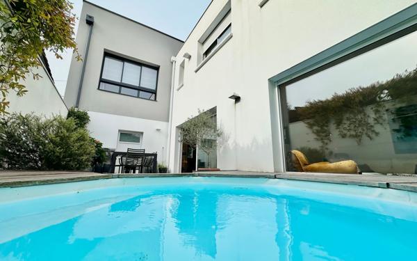 Maison à vendre    5 pièces • 140 m2 Le Bouscat