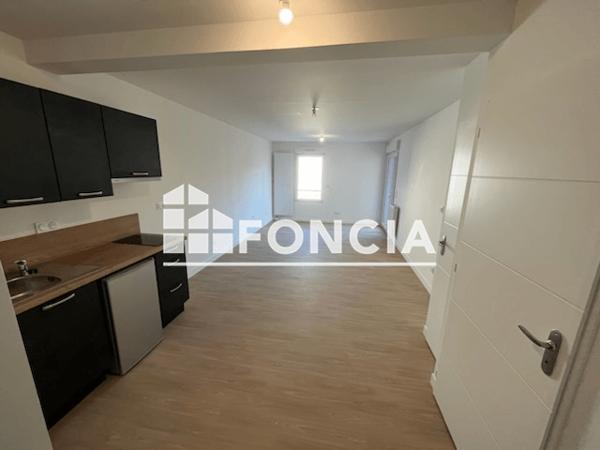 Location Appartement 2 pièces 45.72 m² - 10 A RUE DE L'ALMA Laval 53000