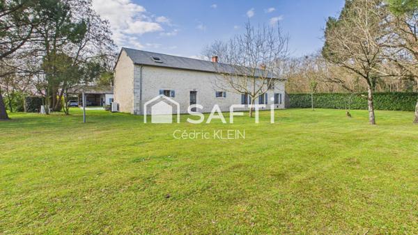 Longère de caractère avec piscine et parc arboré