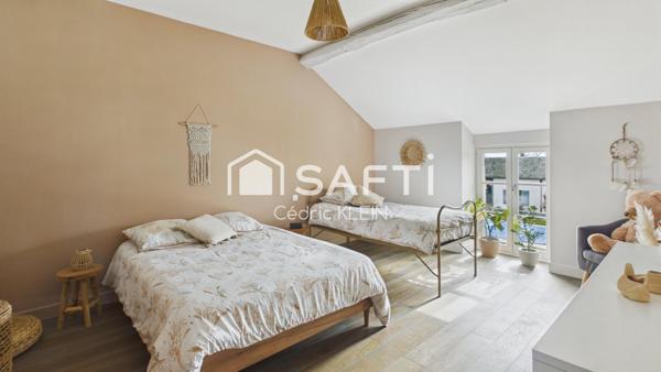 Longère de caractère avec piscine et parc arboré