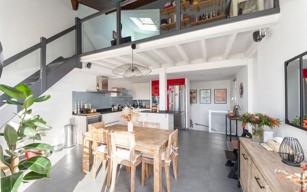 Appartement à vendre    4 pièces • 128 m2 Ramonville-Saint-Agne