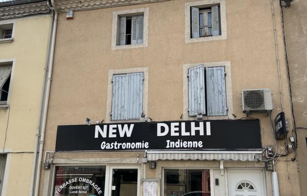 Idéal investisseur, immeuble à usage d'habitation et commercial loué