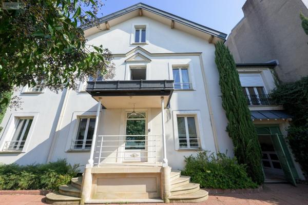 Maison individuelle à vendre à Fontenay-sous-Bois dans le Val-de-Marne (94120), ref : MAISON FAMILLIALE FONTENAY SOUS BOIS