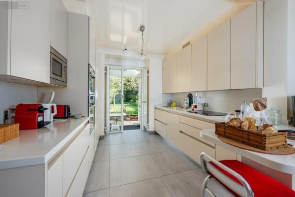 Maison individuelle à vendre à Fontenay-sous-Bois dans le Val-de-Marne (94120), ref : MAISON FAMILLIALE FONTENAY SOUS BOIS