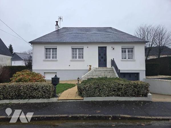MOULAY- Pavillon sur sous-sol avec un possible accès de plain pied couvert en ardoises naturell...