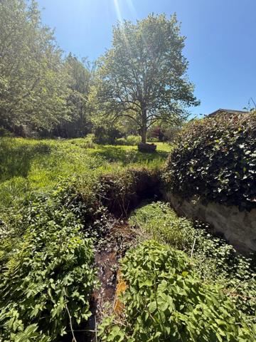 MAGNIFIQUE Moulin de Peurousseau 142m², 4 chambres sur terrain de 4663m² 149 000 €