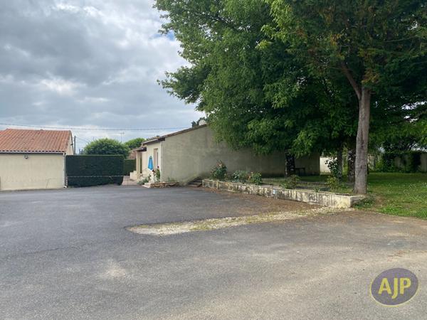 Vente immeuble Jonzac : 845 000 € - AJP Immobilier Pons