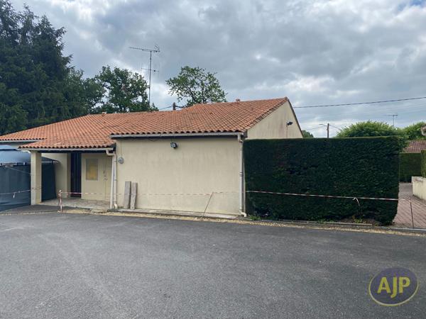Vente immeuble Jonzac : 845 000 € - AJP Immobilier Pons