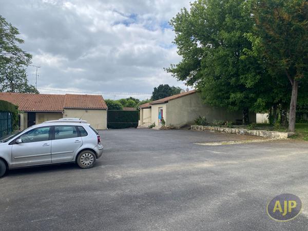 Vente immeuble Jonzac : 845 000 € - AJP Immobilier Pons
