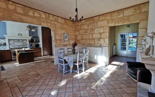 Maison à vendre    5 pièces •  Ambarès-et-Lagrave