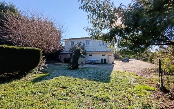 Maison à vendre    5 pièces •  Ambarès-et-Lagrave
