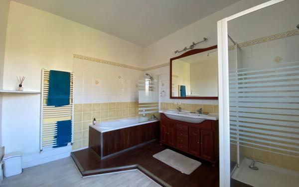 Maison à vendre    5 pièces •  Ambarès-et-Lagrave