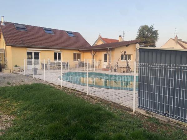 Maison familiale 3 Chambres, avec piscine à GEVREY-CHAMBERTIN + Atelier