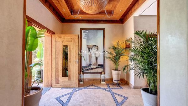 À vendre villa située dans un joli domaine  à 30 minutes du centre de Marrakech
