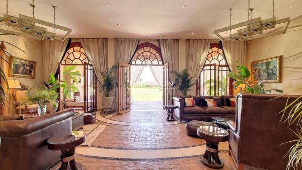 À vendre villa située dans un joli domaine  à 30 minutes du centre de Marrakech