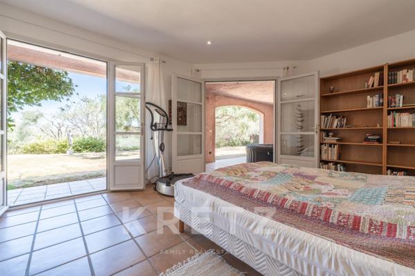 EXCLUSIVITÉ PINARELLO Villa vue mer.