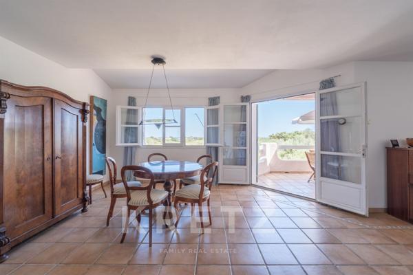 EXCLUSIVITÉ PINARELLO Villa vue mer.