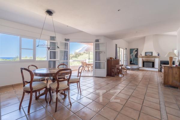 EXCLUSIVITÉ PINARELLO Villa vue mer.