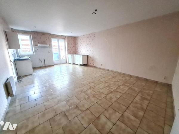 IMMEUBLE LOCAL COMMERCIAL + DUPLEX - A VENDRE - MONTOIRE/ LOIR ( 41800) 