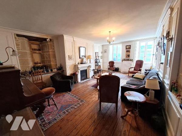 A Vendre à Quimper bel appartement en duplex  de 155 m² situé au centre Historique  dans un aut...