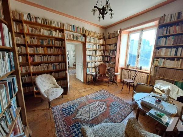 A Vendre à Quimper bel appartement en duplex  de 155 m² situé au centre Historique  dans un aut...