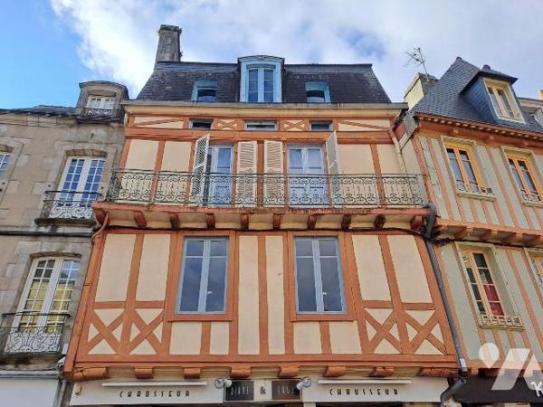 A Vendre à Quimper bel appartement en duplex  de 155 m² situé au centre Historique  dans un aut...