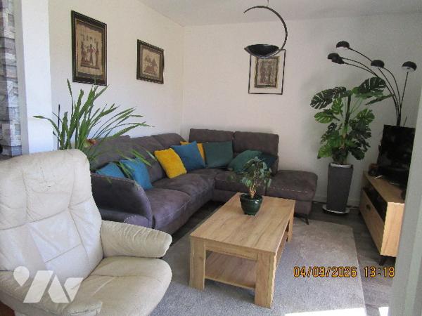 Proche centre ville : Bel appartement de type 4 situé au 1er étage,  avec garage , cave et balcons