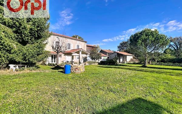 Maison à vendre    3 pièces •  Pinas