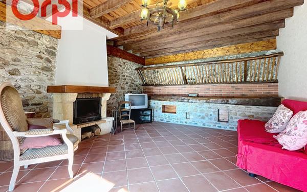 Maison à vendre    3 pièces •  Pinas