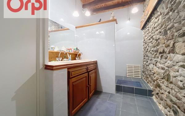 Maison à vendre    3 pièces •  Pinas